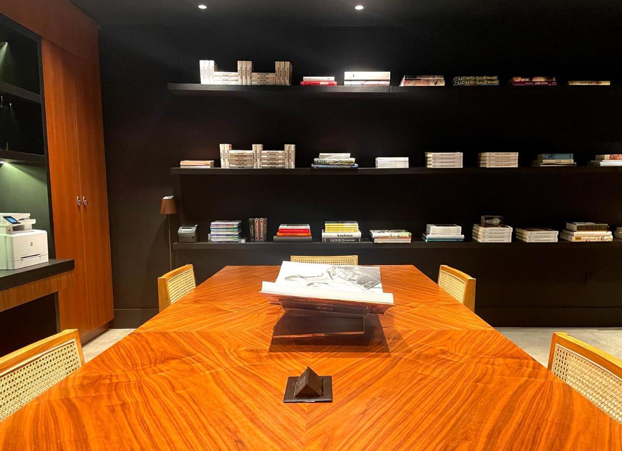 Ette Luxury Hotel & Spa Four Corners ภายนอก รูปภาพ The library at the museum