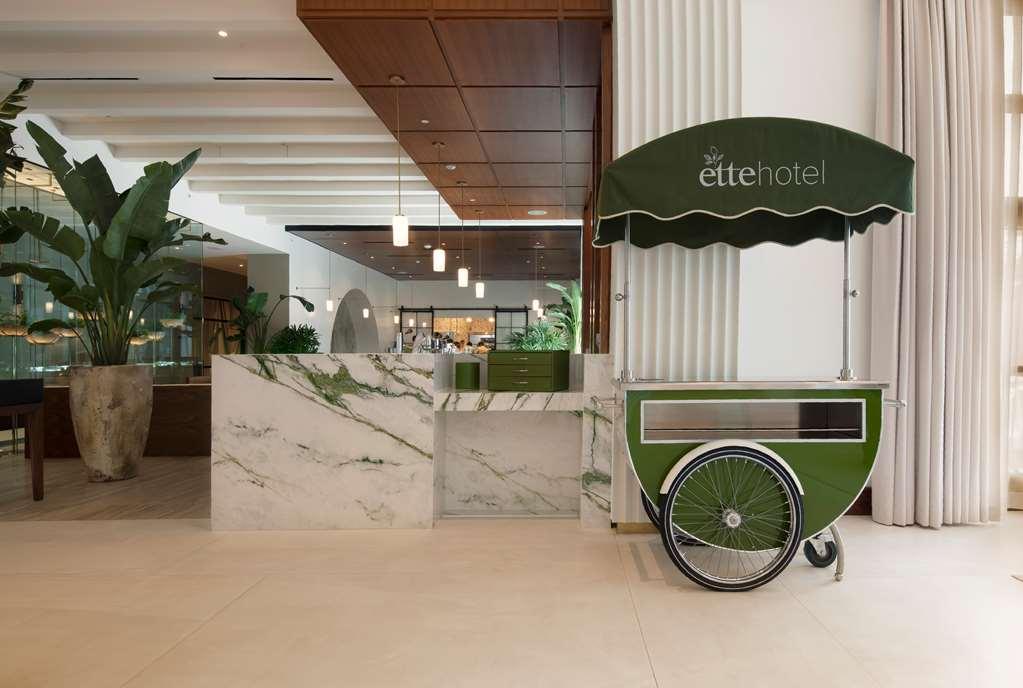 Ette Luxury Hotel & Spa Four Corners ภายใน รูปภาพ A mobile coffee cart