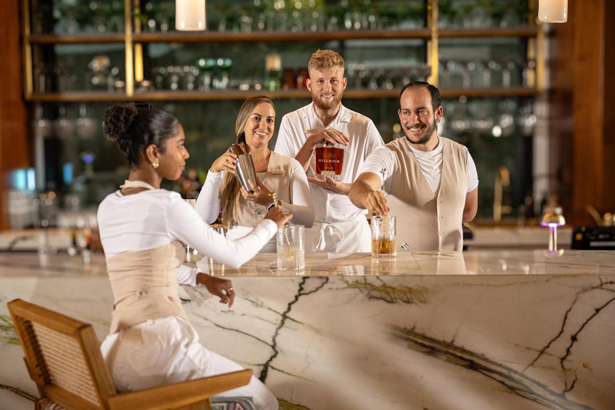 Ette Luxury Hotel & Spa Four Corners ภายนอก รูปภาพ The bar at the hotel