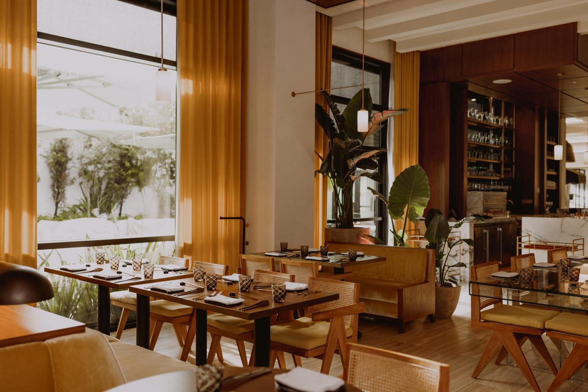 Ette Luxury Hotel & Spa Four Corners ภายนอก รูปภาพ Interior of the restaurant